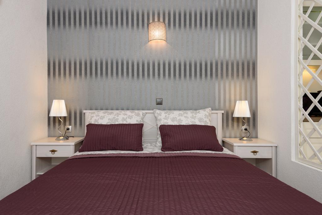 Studio Tironi 2 -Sonja Apartment โตรกีร์ ภายนอก รูปภาพ
