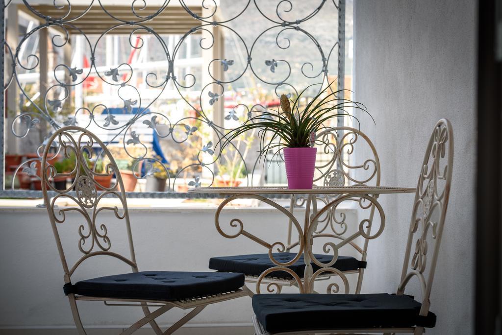 Studio Tironi 2 -Sonja Apartment โตรกีร์ ภายนอก รูปภาพ