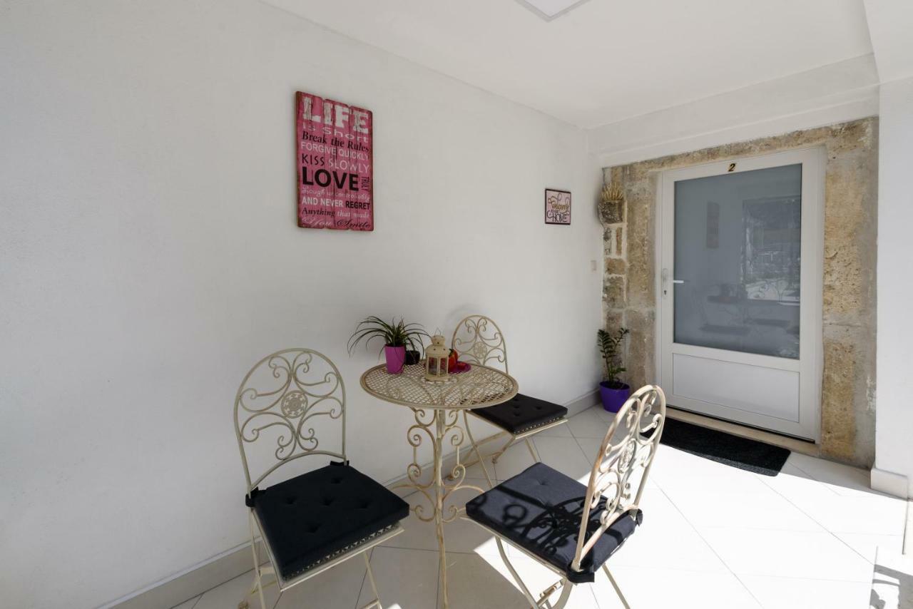 Studio Tironi 2 -Sonja Apartment โตรกีร์ ภายนอก รูปภาพ