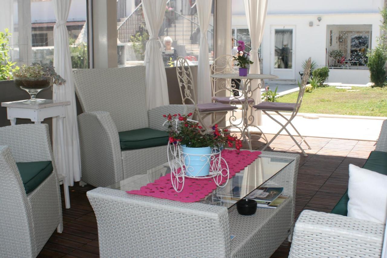 Studio Tironi 2 -Sonja Apartment โตรกีร์ ภายนอก รูปภาพ